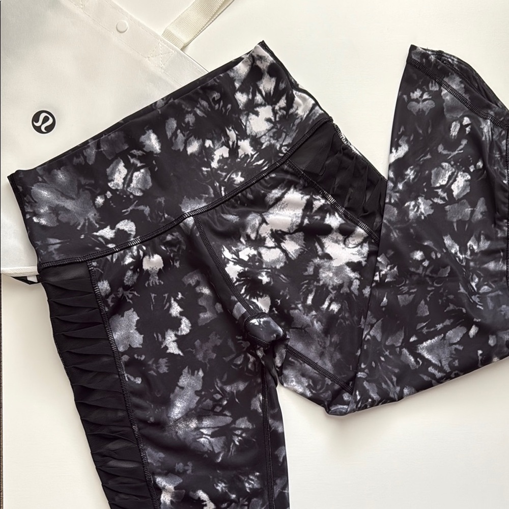 Lululemon Sheer Stripe Leggings